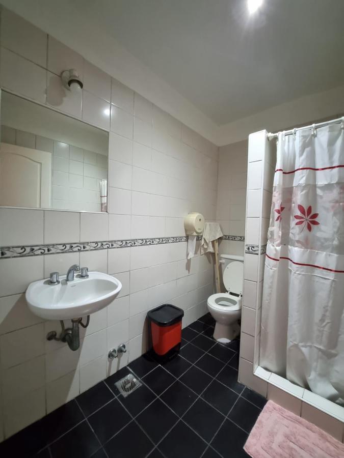 Cama en habitación femenina compartida de 4 camas